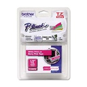 Etiqueta laminada brother tze-mqp35 estándar texto blanco sobre rosa fucsia 12mmx5m